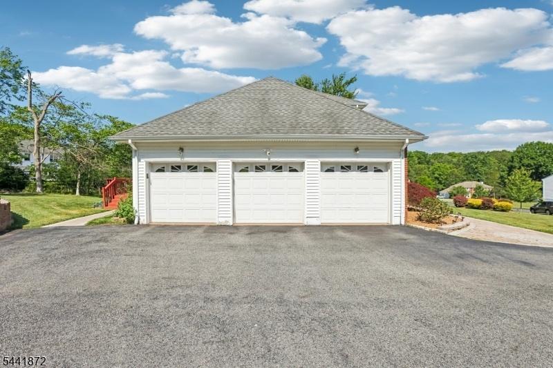Three Car Garage