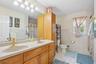 Upstairs Hall Bathroom W/Tub