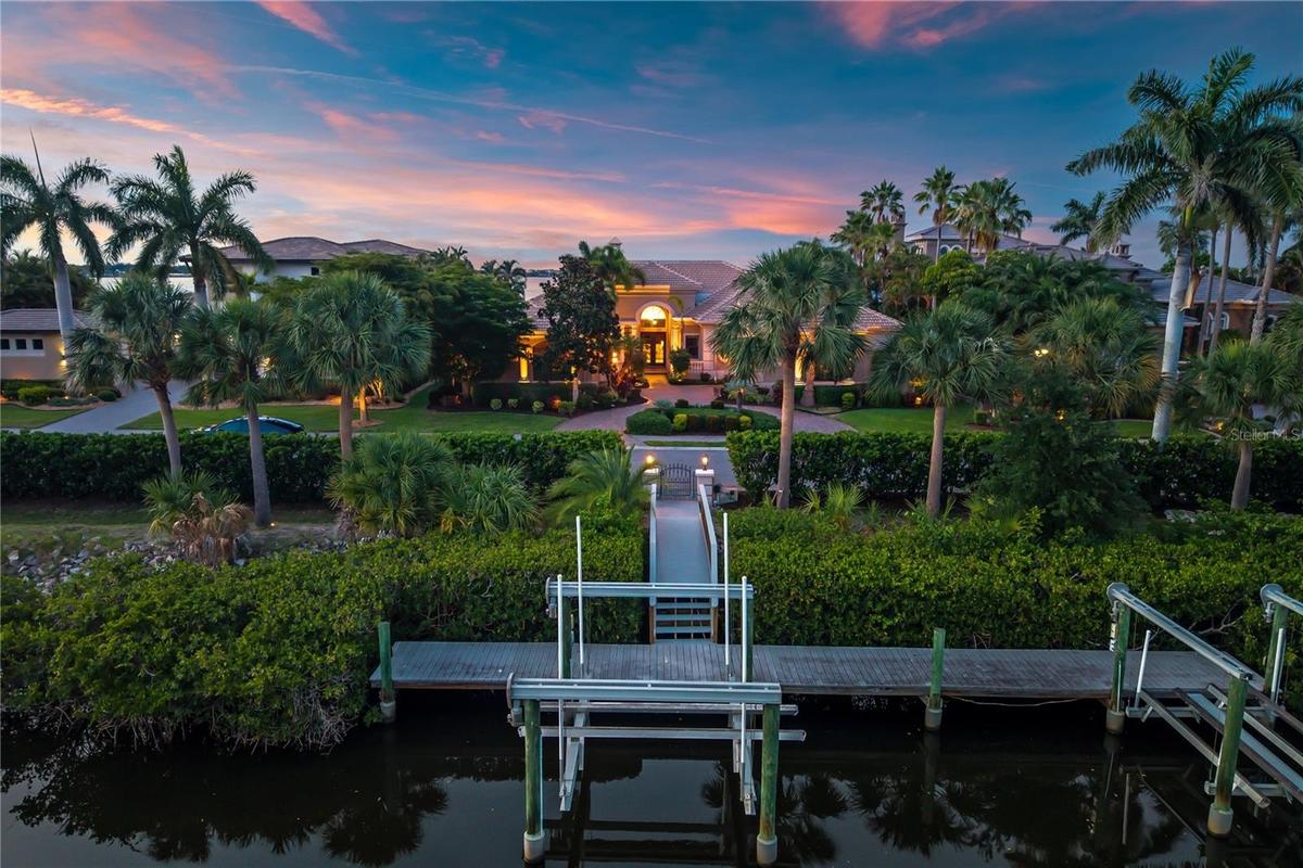 Front Dock/ Lifts