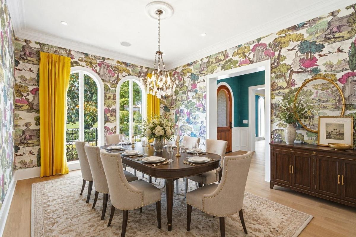 dining room virtually staged