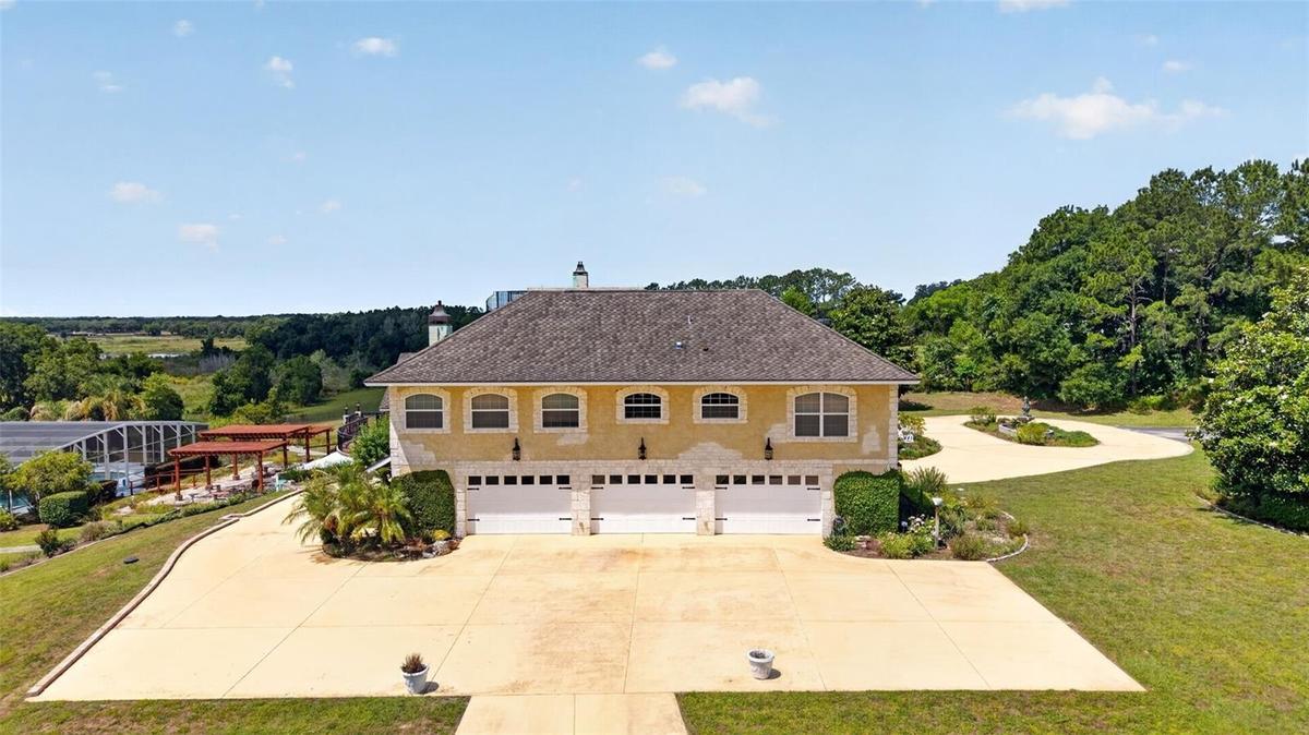 Six Car Garage / W 1500 Sq Ft Guest Quaters Above