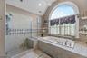 Sumptious Shower & Tub!