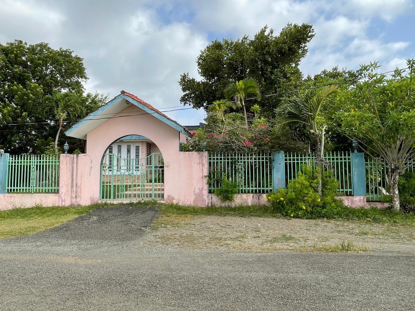 Street view/Exterior