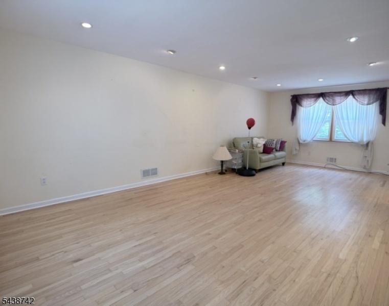 Spacious living room