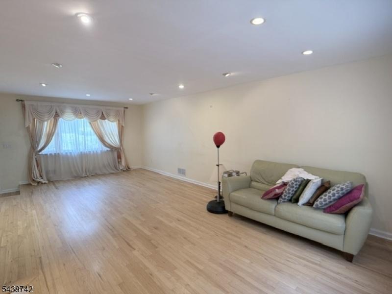 Spacious living room
