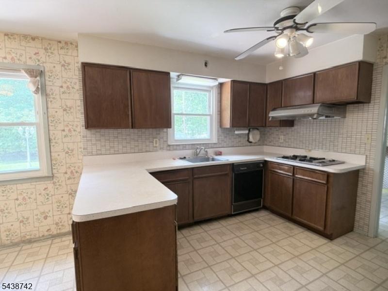 Eat in  kitchen