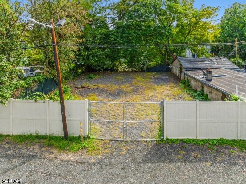 Fenced in Lot