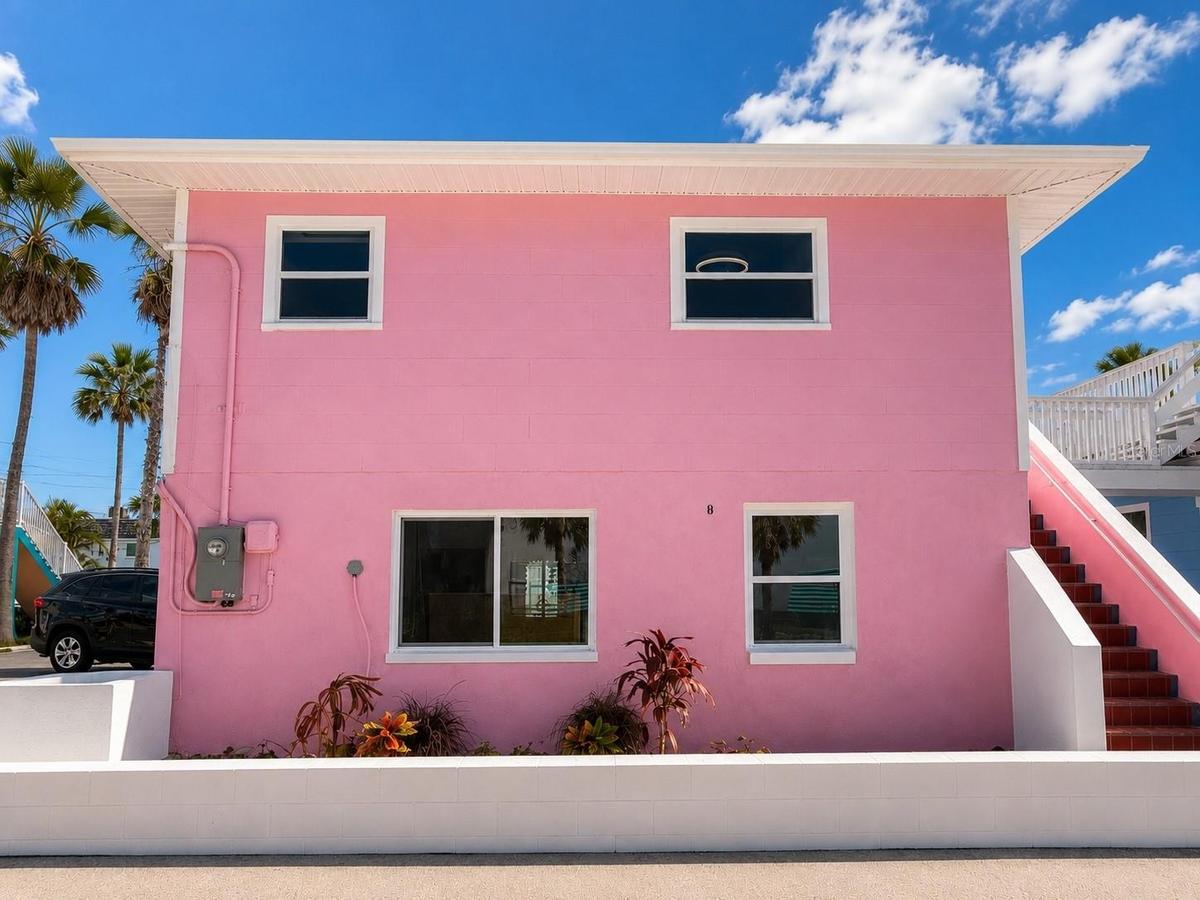 The Pink Flamingo