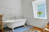 claw-foot tub