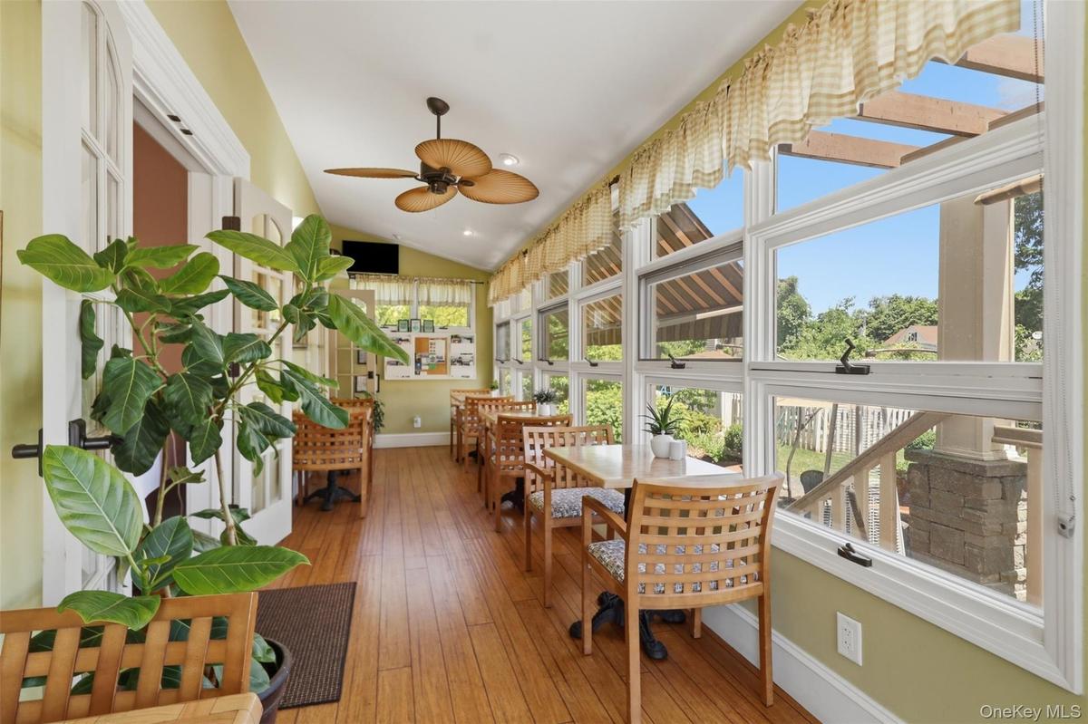 Breakfast Room