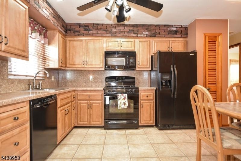 Eat In Kitchen