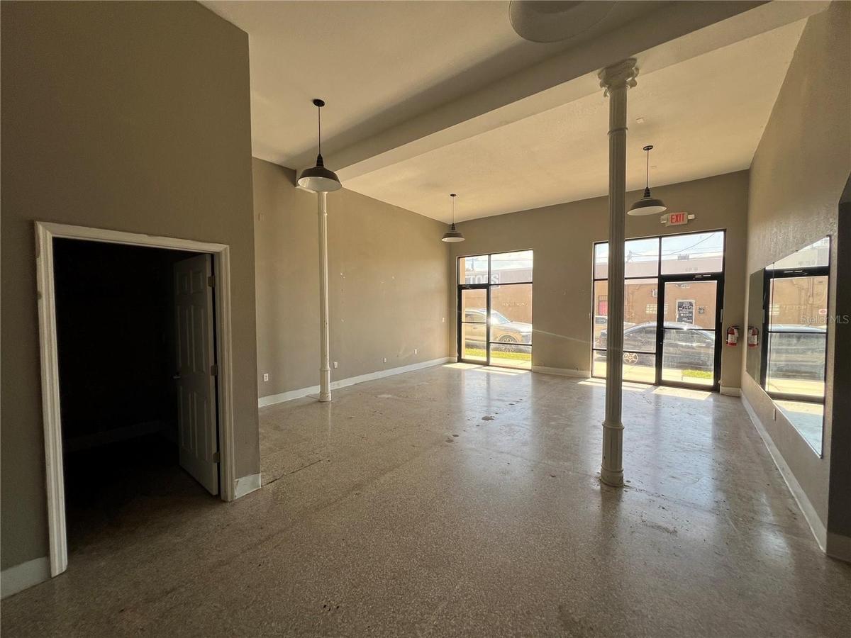 Suite 1610