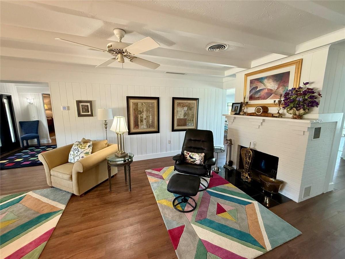 Living Room with view to the front door
