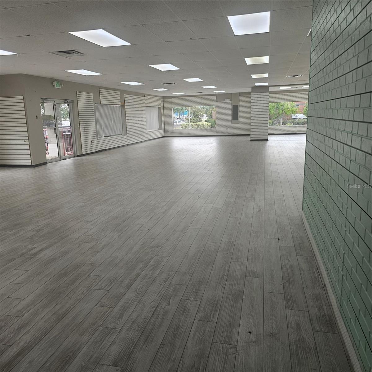 Open Span Area Showing Entrance and West Windows