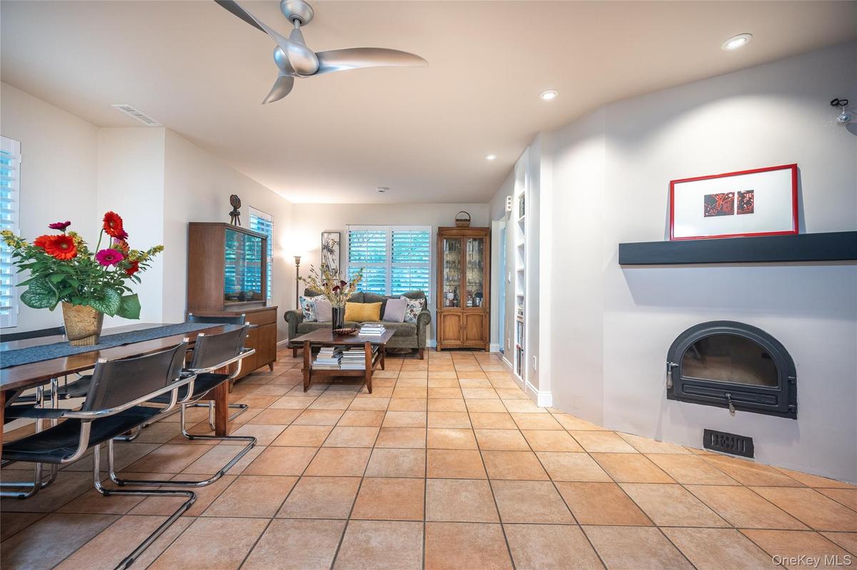 Interior View #43