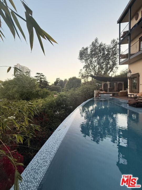 infinity edge waterfall