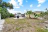 Spacious Back Yard