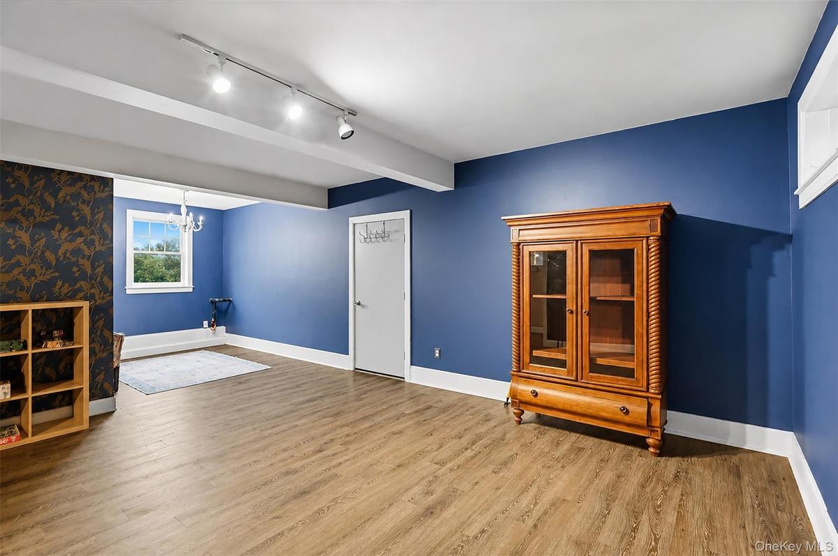 Barn/office - finished space