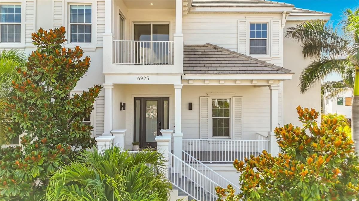 Grand entrance with porch to chill