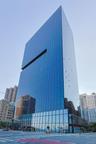 One United Nations Park is an iconic 43-story condominium tower located on First Avenue between East 39th and East 40th Streets. Positioned just south