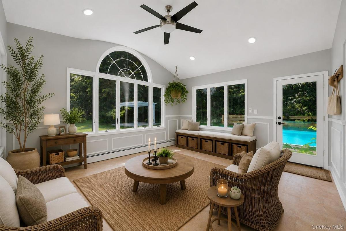 Staged as Sunroom/Mudroom