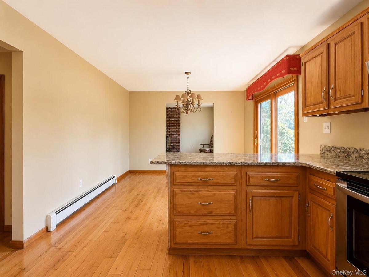 Kitchen & Dining Area