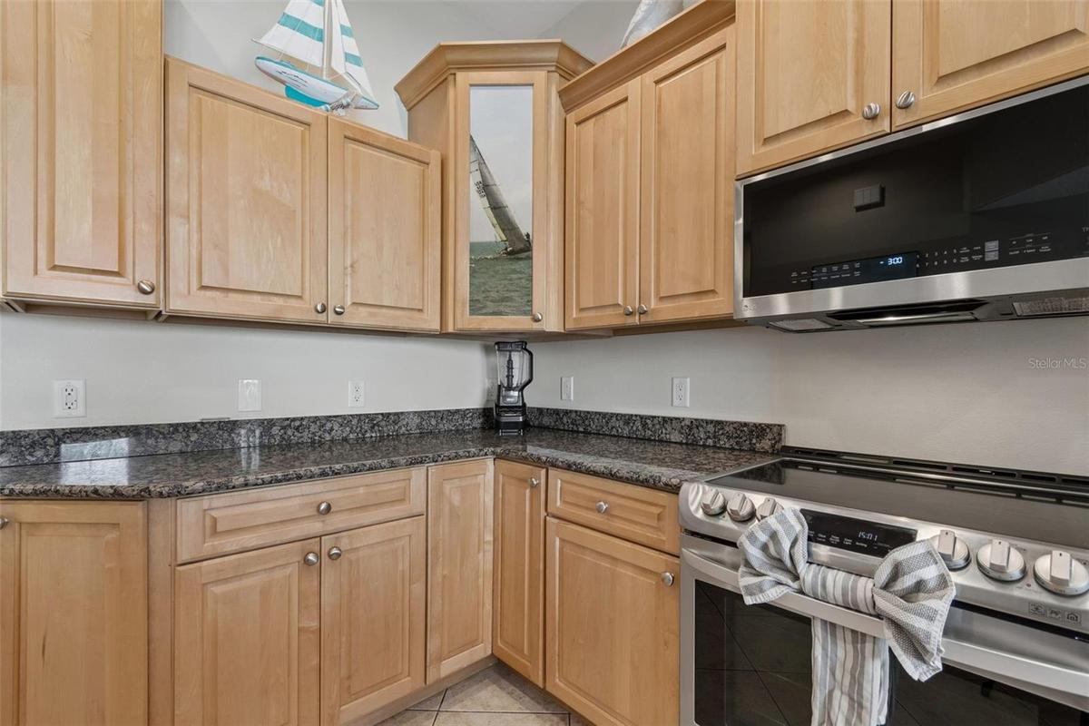 Kitchen w/Induction oven