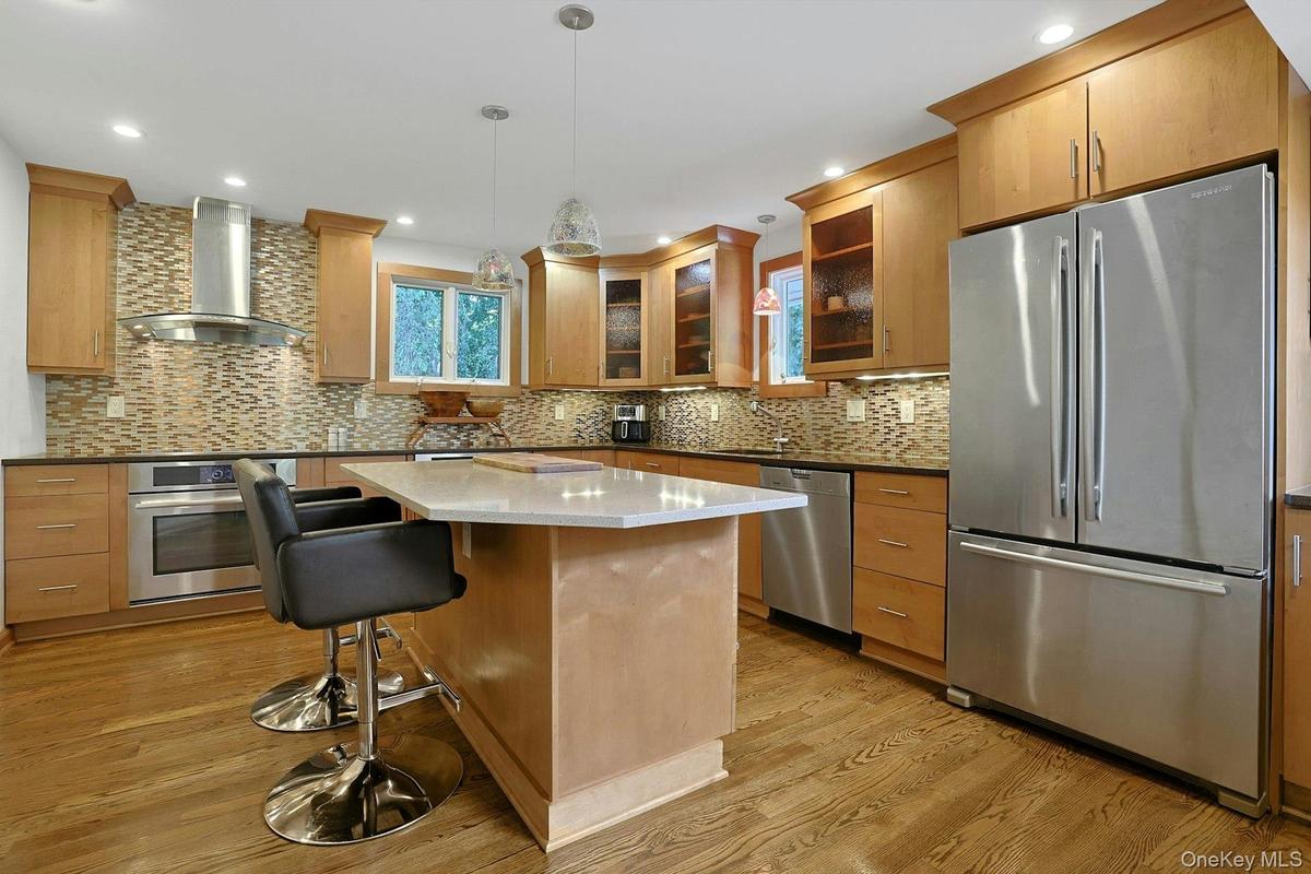Both beautiful and functional, this home chef's dream kitchen is the perfect place to prepare an amazing meal.