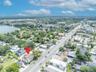 Conveniently located to the downtown areas of Orlando, Winter Park and Maitland