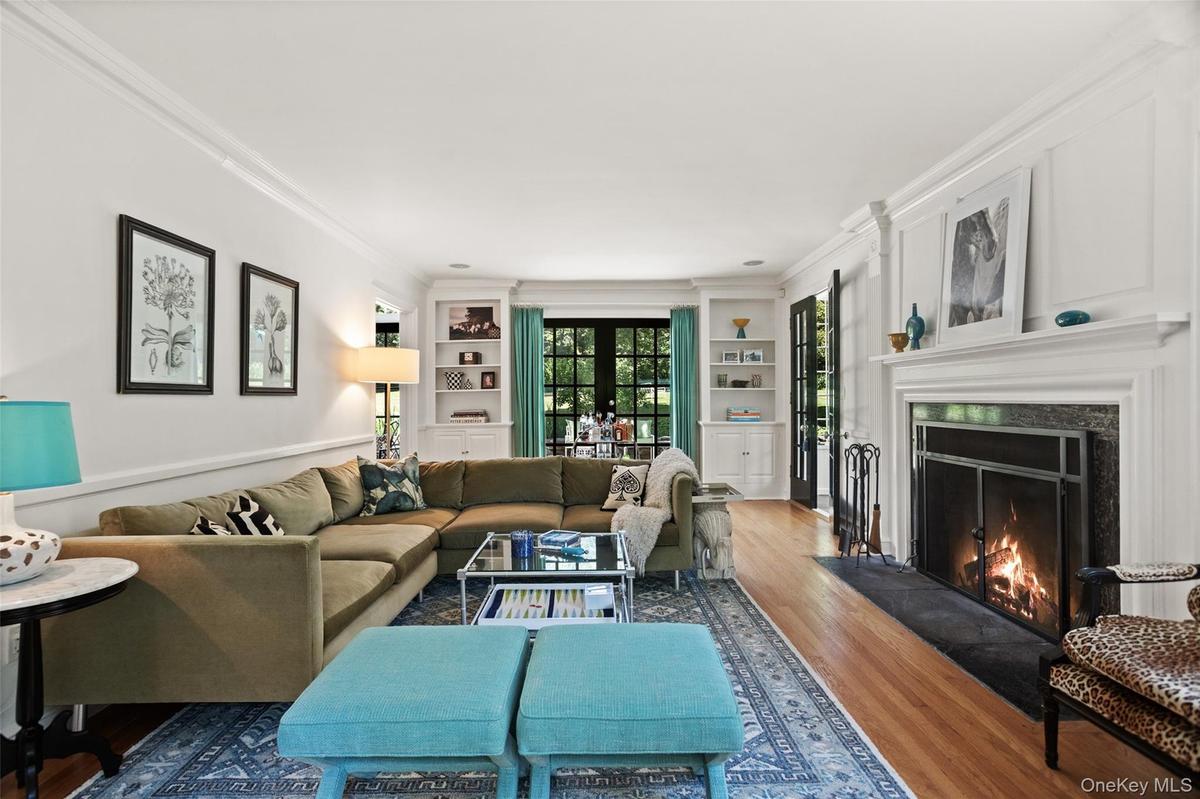 Spacious Living Room.