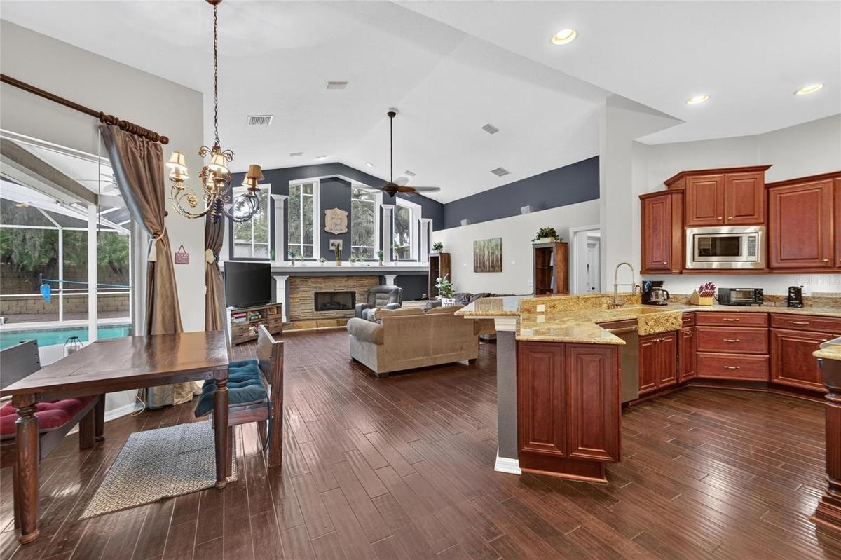 Kitchen & Family Rm