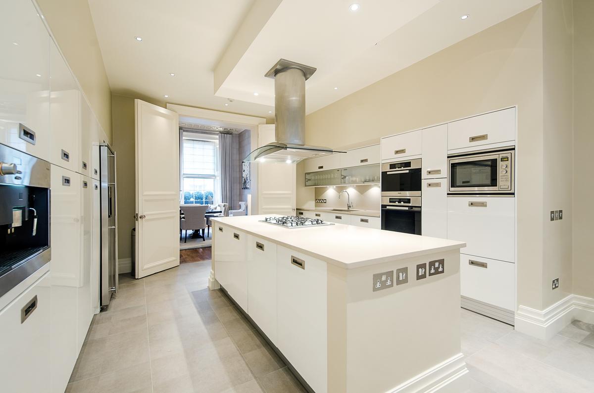 Upper Grosvenor Street Duplex for Sale - Kitchen