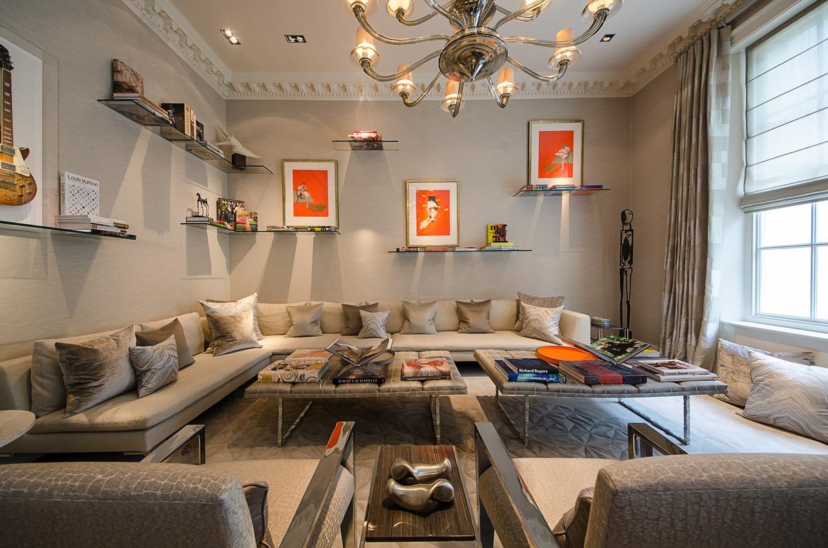 Upper Grosvenor Street Duplex for Sale - Sofa Reception Room