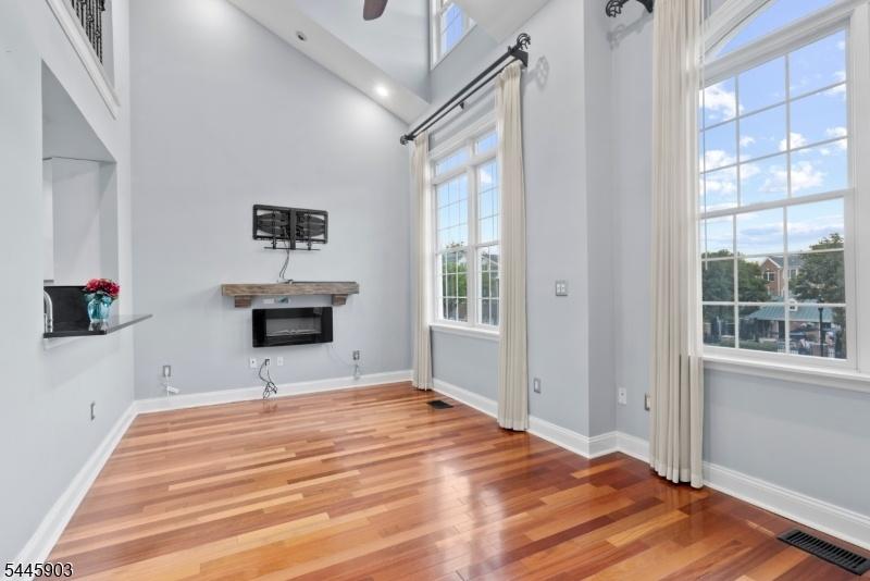 169 Price Ct