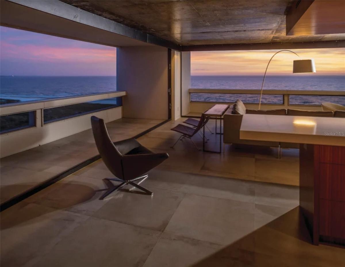 The Residence Living