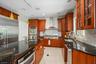 Gourmet Eat-in Kitchen