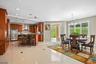 Gourmet Eat-in Kitchen