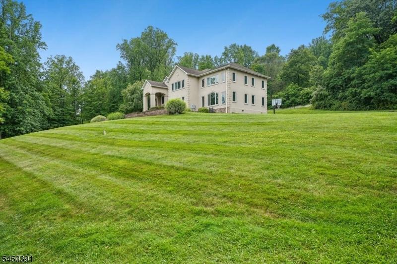 Incredible 6 Bedroom Home