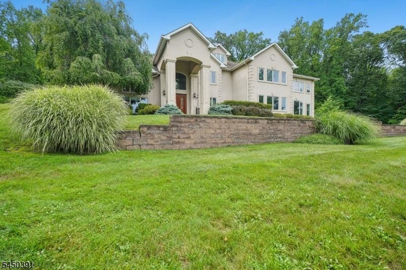 Incredible 6 Bedroom Home