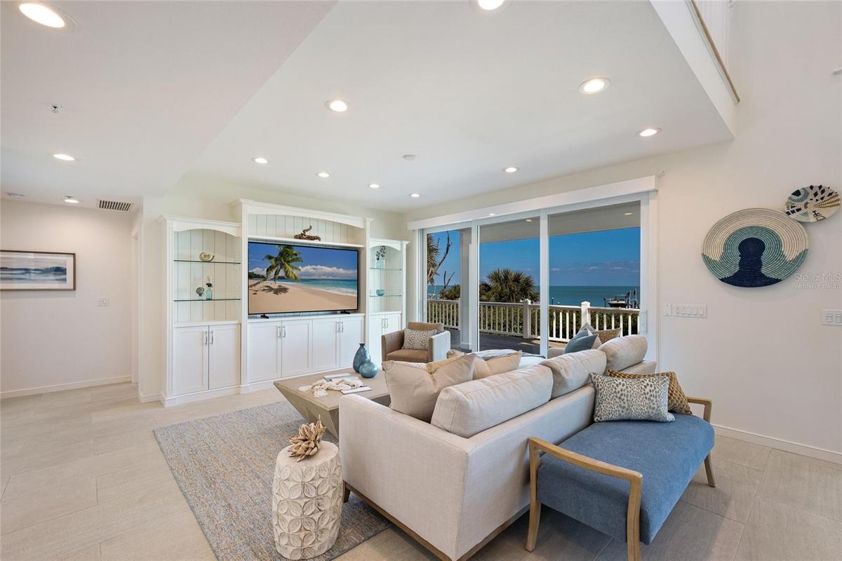 House is virtually staged
