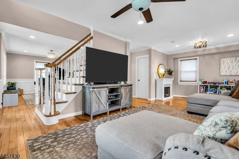 Living Room 4