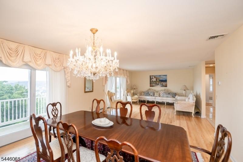 Dining & Living Rm