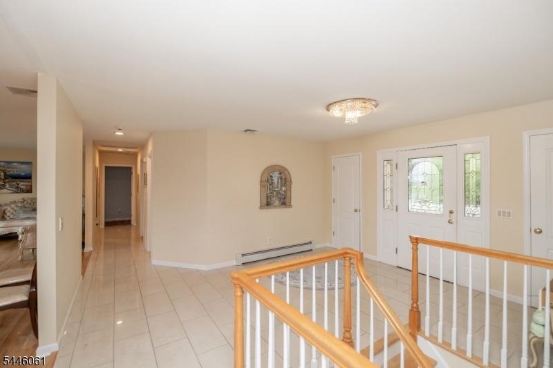 Large Open Entry Foyer