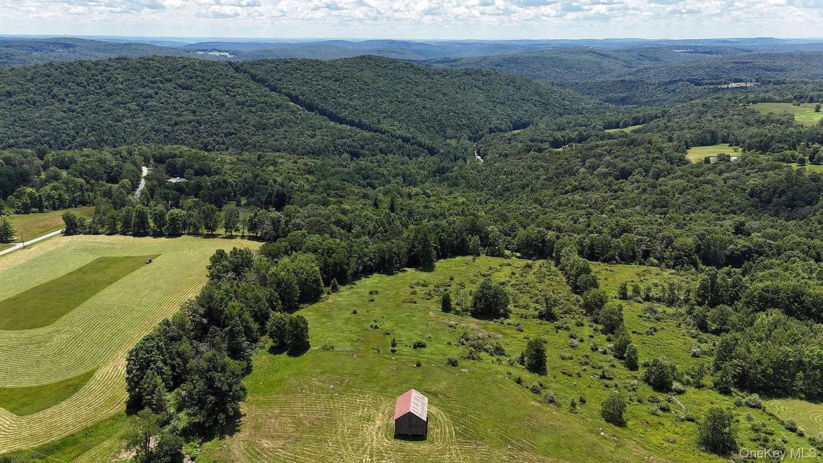 Gorgeous long-range views!