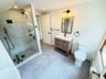 Spacious upstairs full bathroom