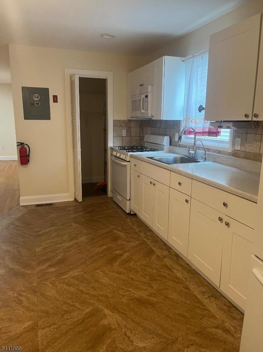 1st fl kitchen