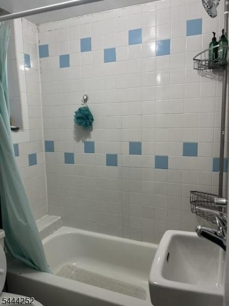 Bathroom 1 fl front
