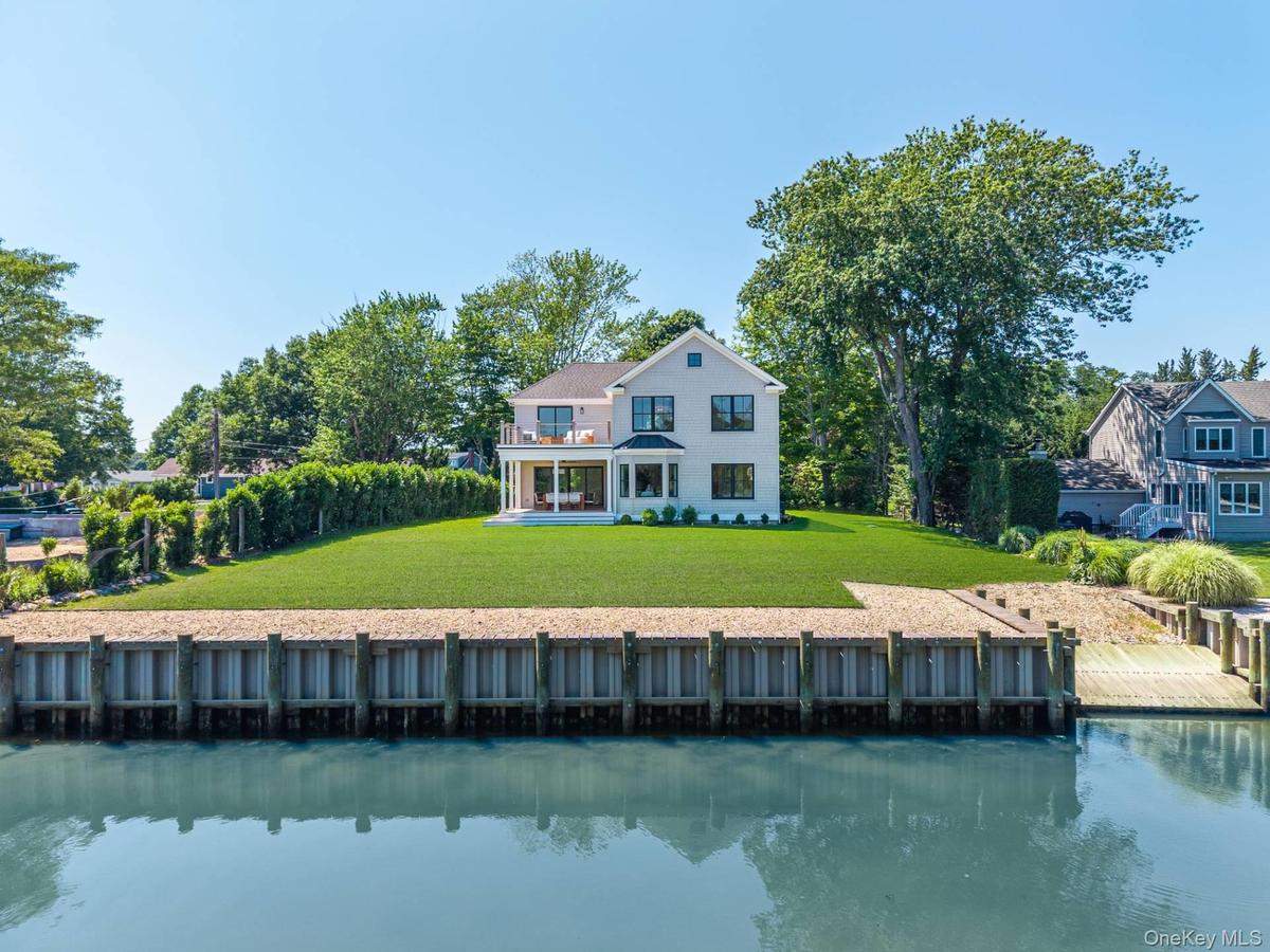 195 Williamsburg Drive, Southold