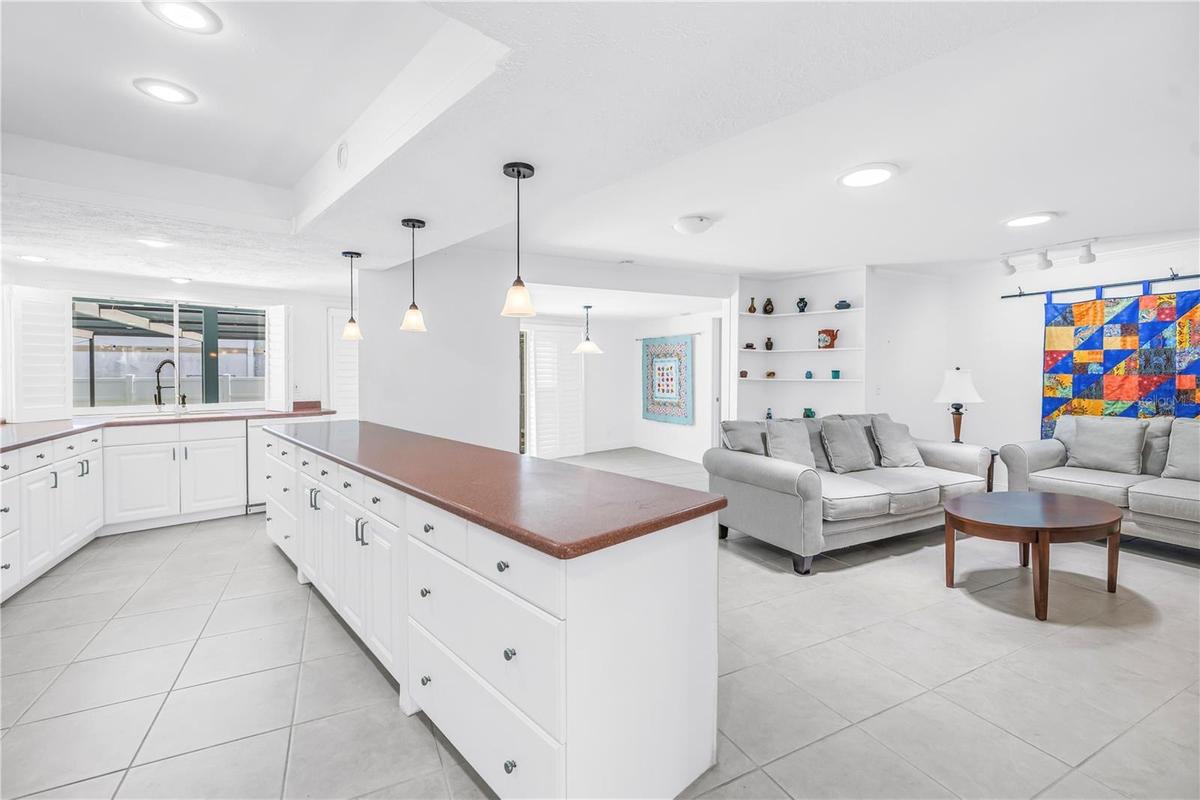 Kitchen / Family room