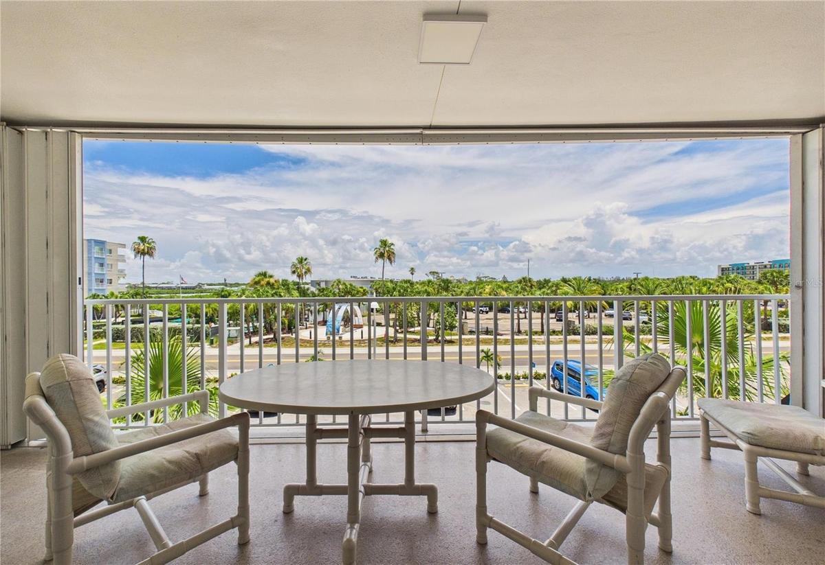 Balcony / View
